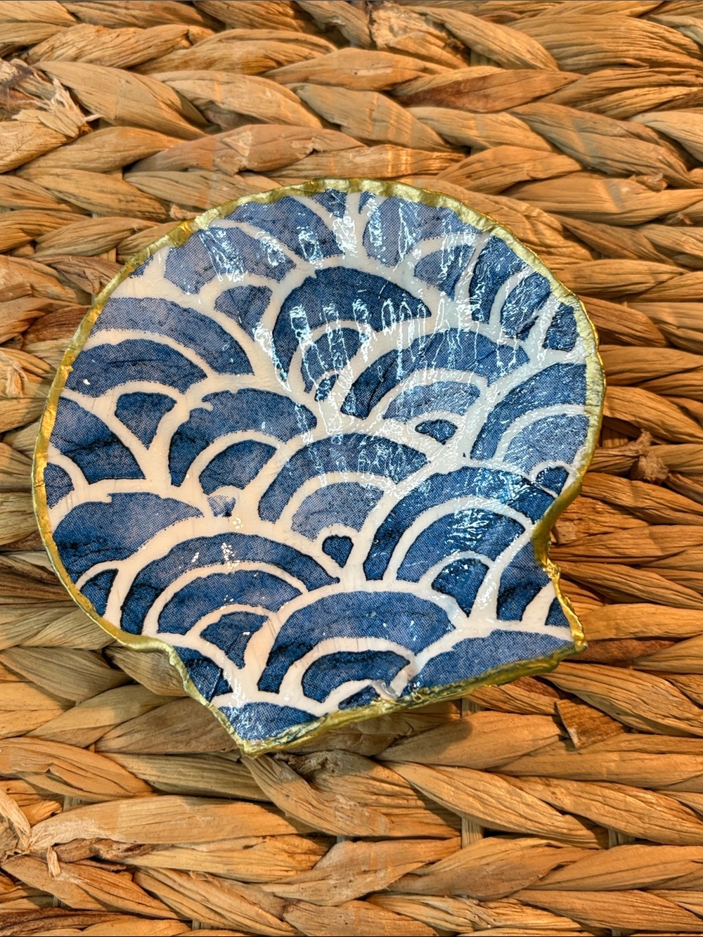 Hand Crafted Blue and White Scallop Shell Trinket Tray with Gold Rim